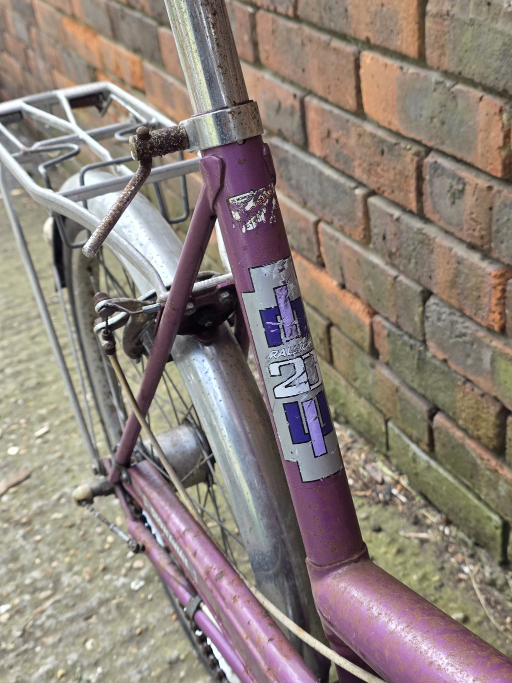 1970's VINTAGE Raleigh Stowaway FOLDING Bike (17" FRAME SIZE w/ 20" WHEELS)