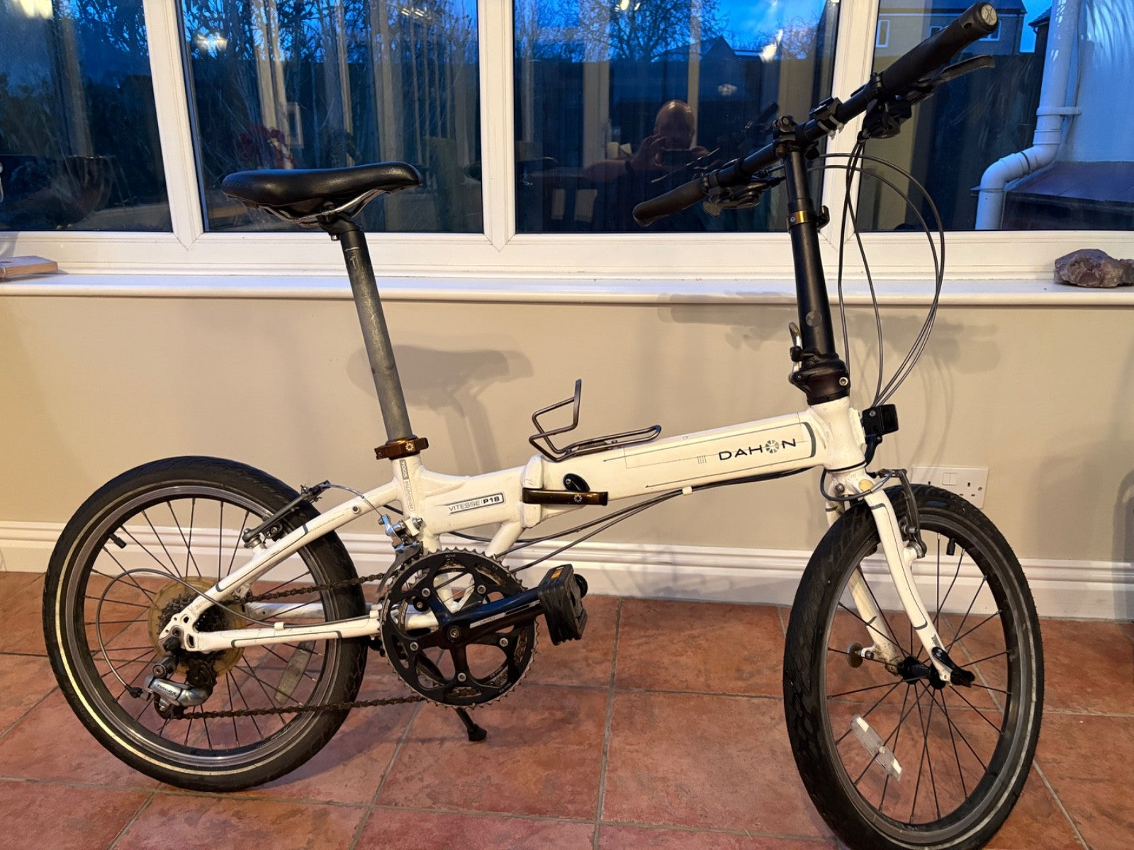 dahon vitesse p18 folding bike. Great bike for commuting. In good condition.