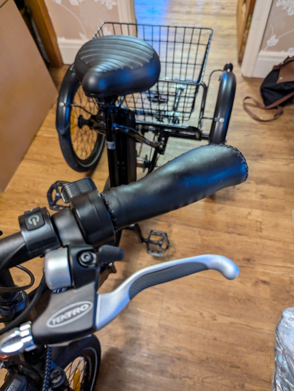 Jorvik Elite Jet E-20 Folding Trike with 20-inch Wheels