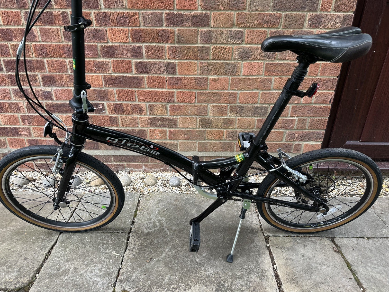 Specialized Globe Folding Bicycle Black 20in Wheels