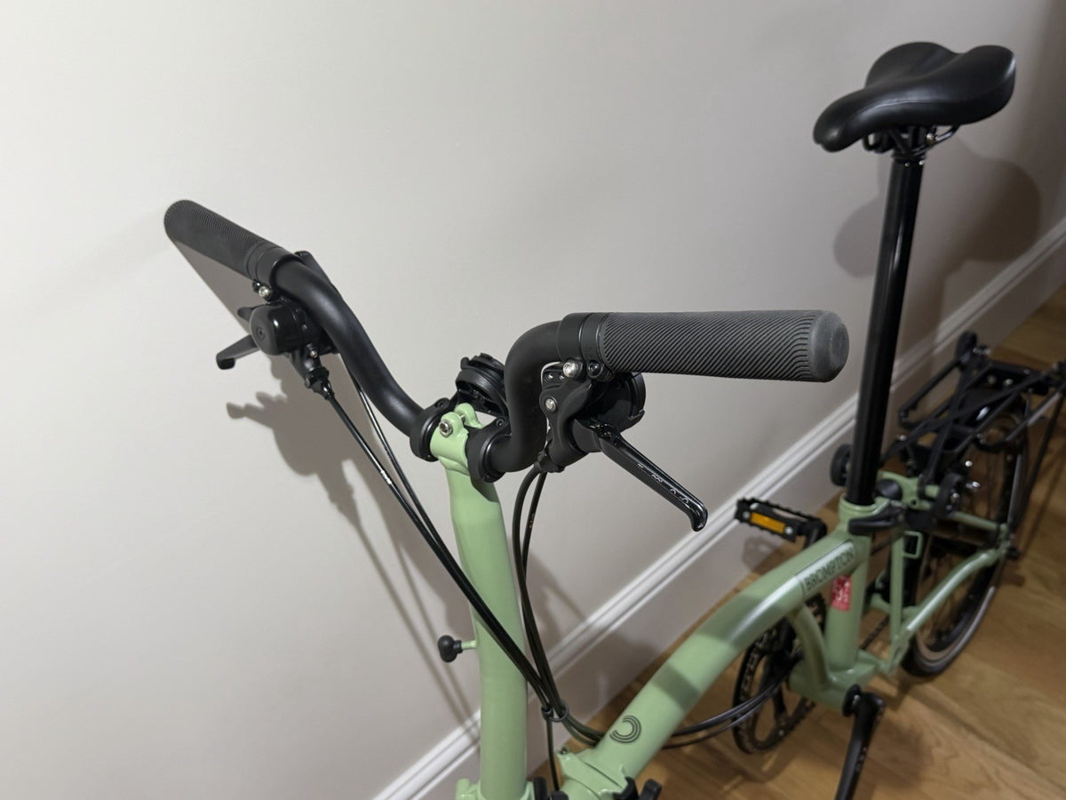 Brompton C Line M Frame Matcha Green 6 speed USED ONCE