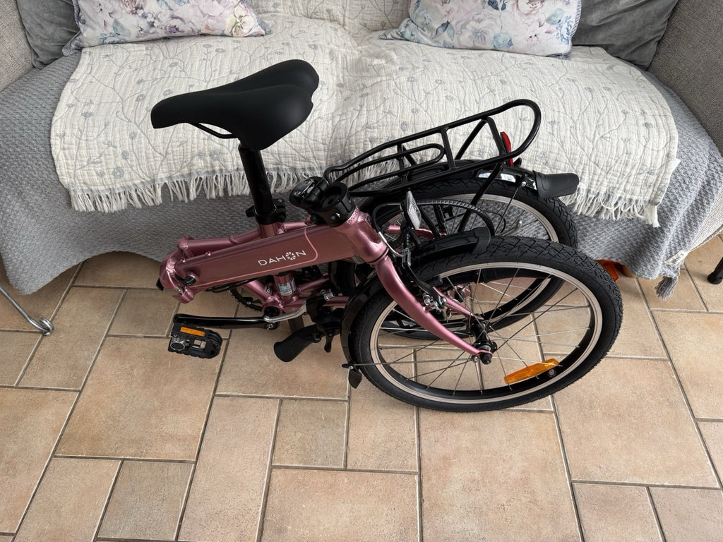 Dahon Mariner D8 foldable bike.
