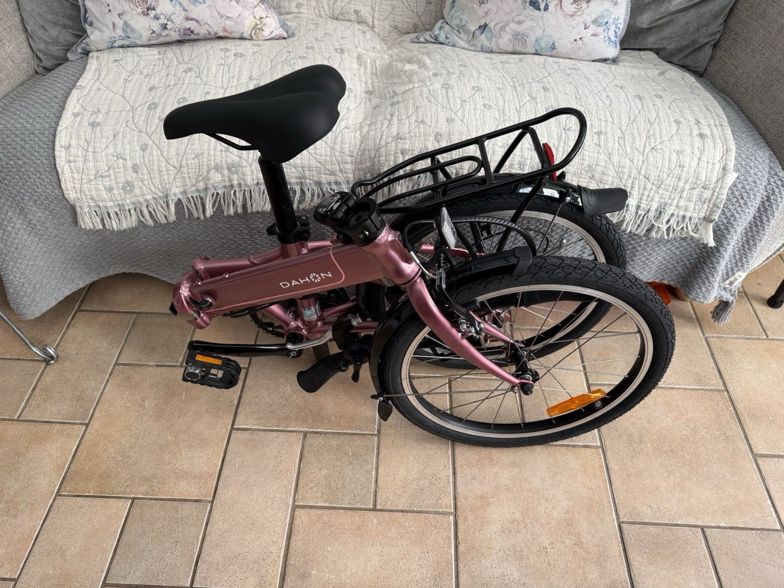 Dahon Mariner D8 foldable bike.