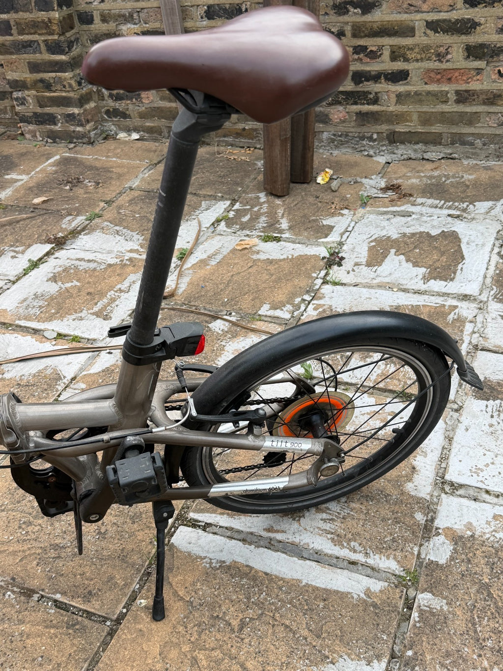 Btwin Tilt 900 Folding Bike 9 Speed Lightweight.