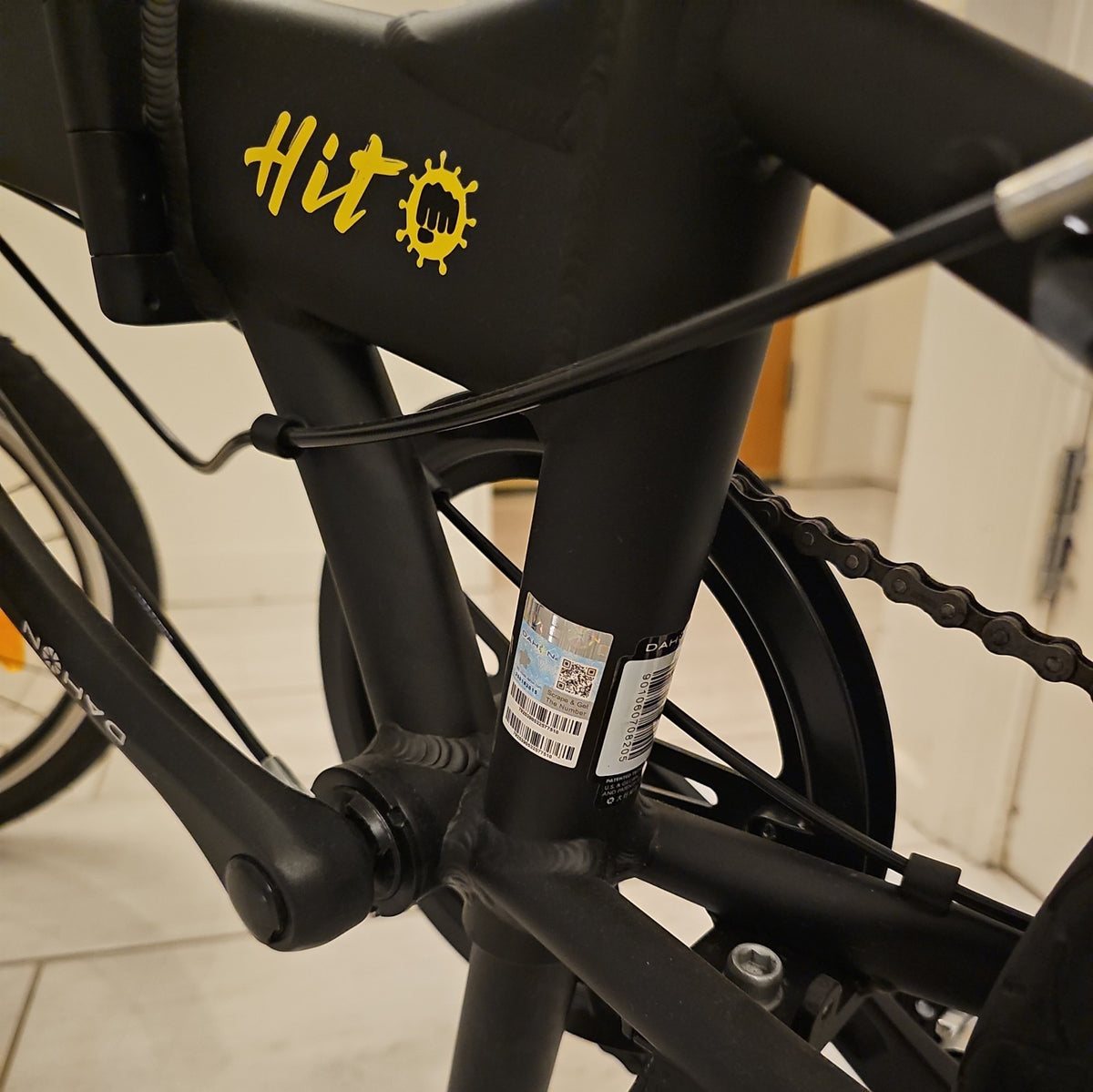 Dahon Hit 20" Wheels 11.6 kg Compact Unisex Matt Black Folding Bike {Alt Pedals}