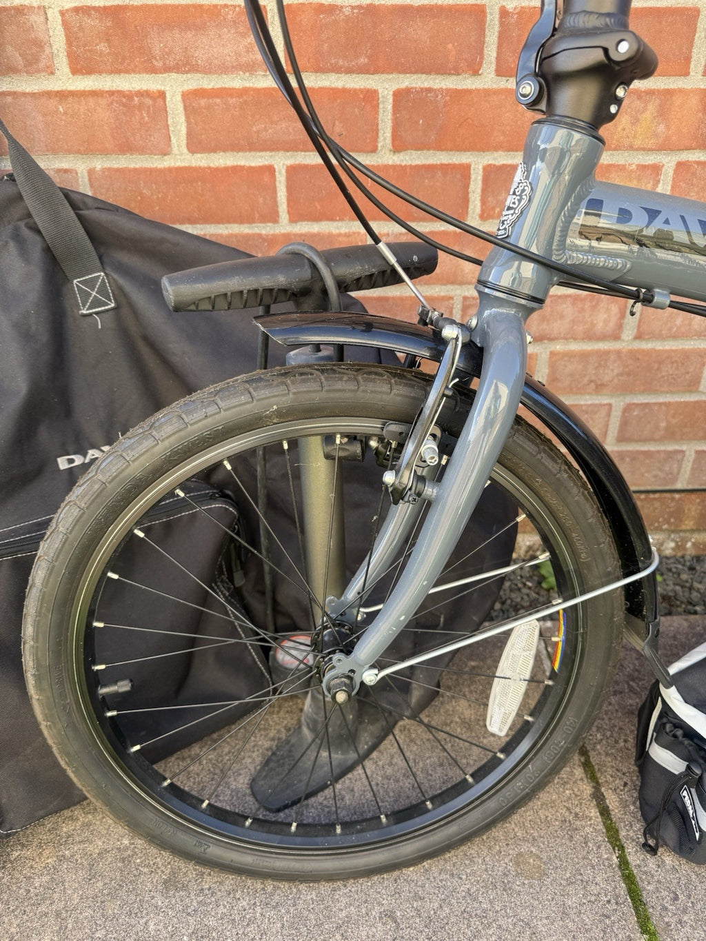 Dawes Jack 20in Folding Bike 6 Speed Grey/Black Rear Rack Mudguards