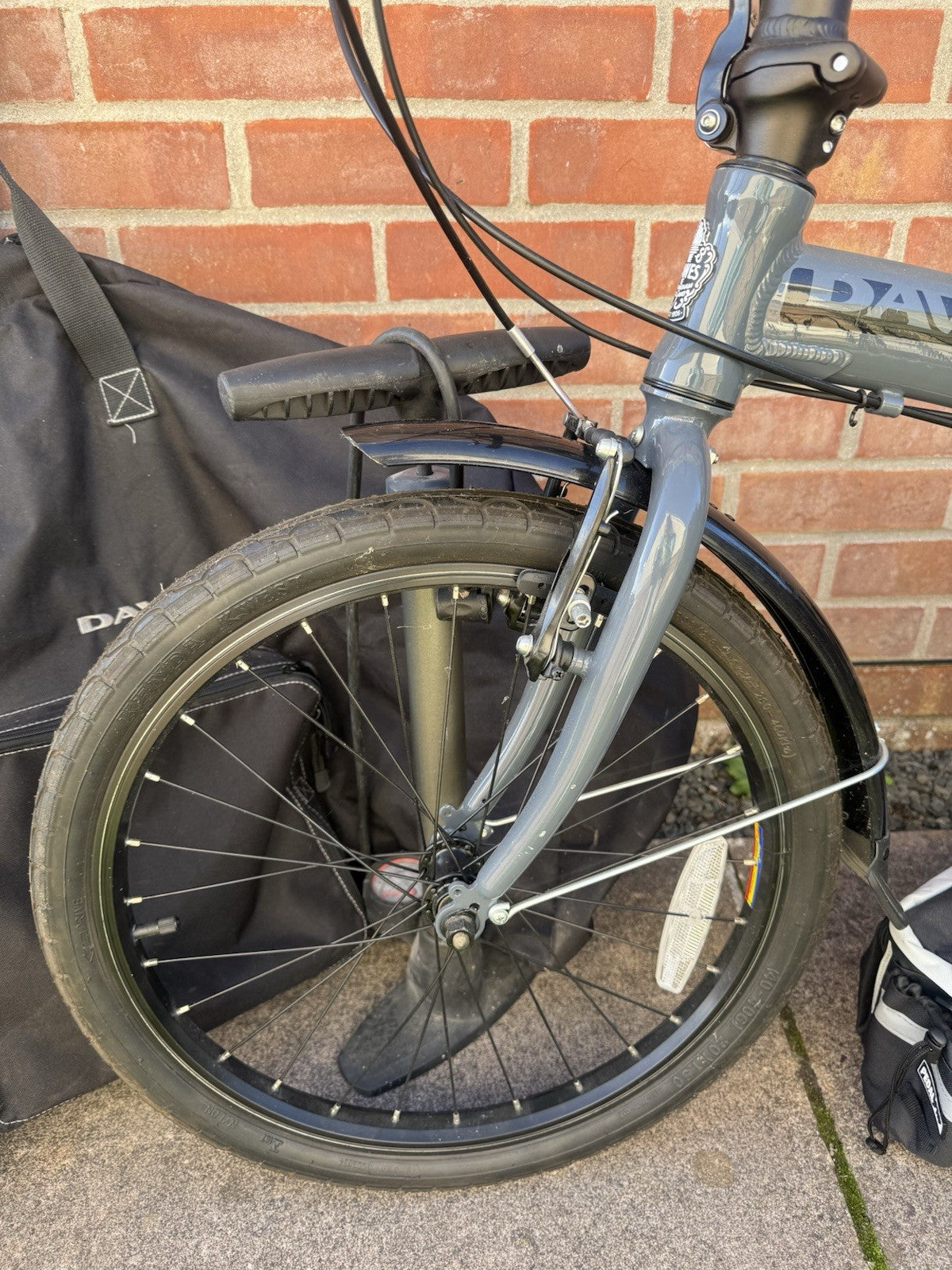 Dawes Jack 20in Folding Bike 6 Speed Grey/Black Rear Rack Mudguards