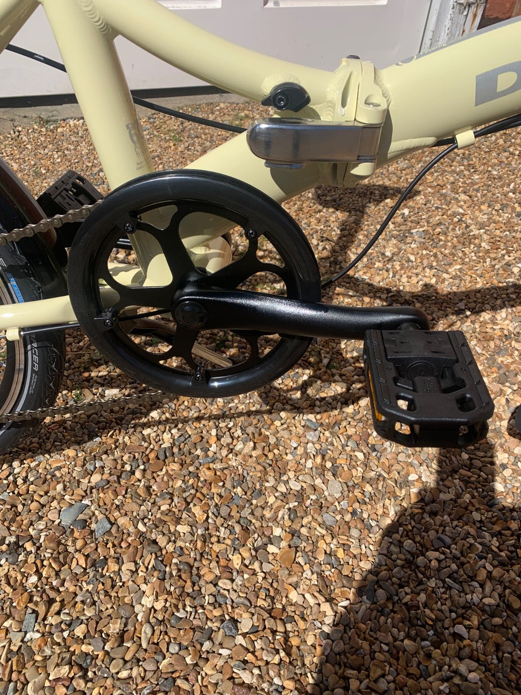 PAIR OF DAWES KINPIN FOLDING BIKES UNUSED AND IN MINT CONDITION