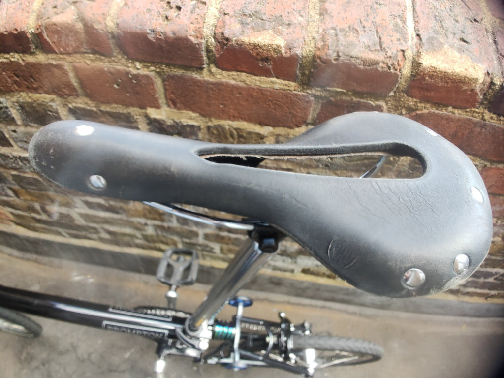 Attractive Brompton single speed folding bike leather saddle