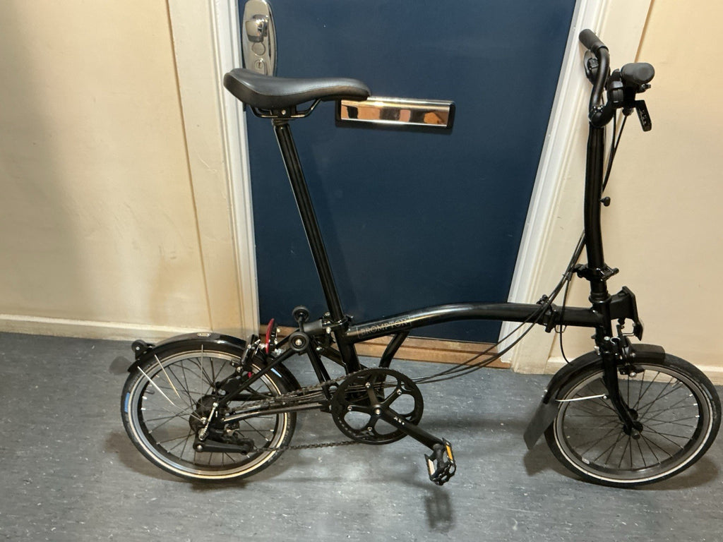 Dec 2018 Brompton C Line 6 Speed H6L Folding bicycle in Black - Leisure Used