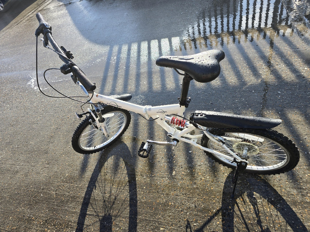 Folder Bike. ECOSMO.. VERY GOODCONDITION ONLY 2 SCRAC ONLY FOR £130.CASH IN HAND