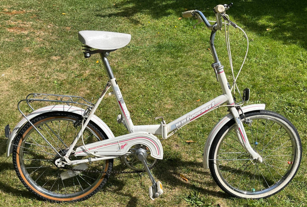 UNIVERSAL : 20" Wheel UniSport Sturmey Archer 3 Speed 1980s Vintage Folding Bike