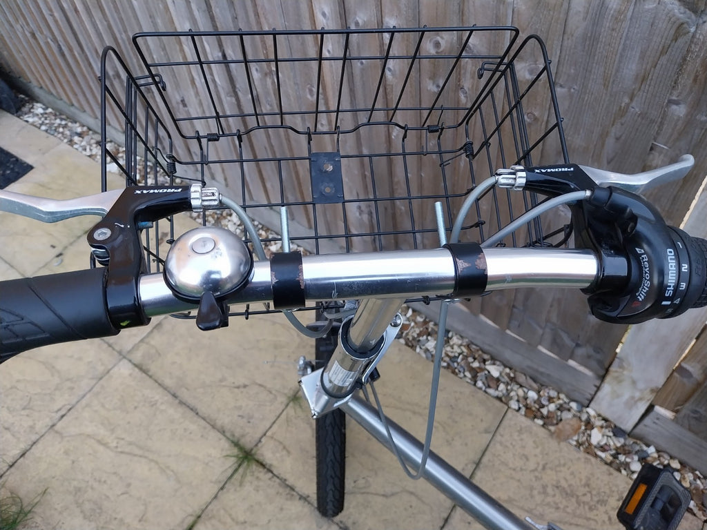 Folding 20-inch bike, Saracen Compact, 6 speed