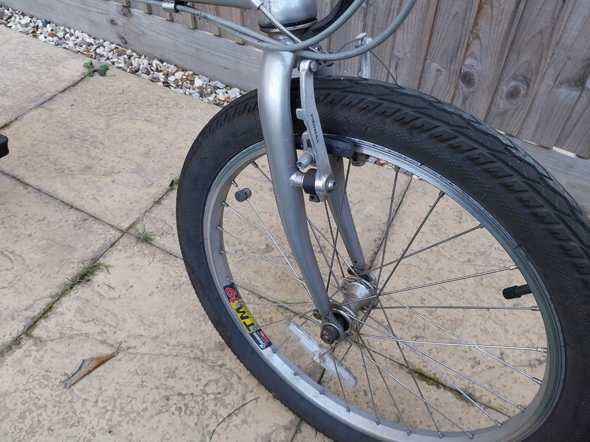 Folding 20-inch bike, Saracen Compact, 6 speed