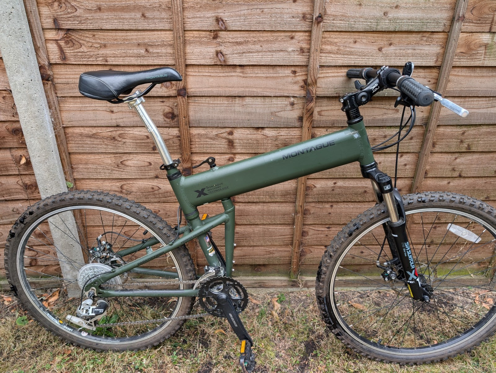 Montague Paratrooper Folding Mountain Bike - medium, 26" Wheels, disc brakes