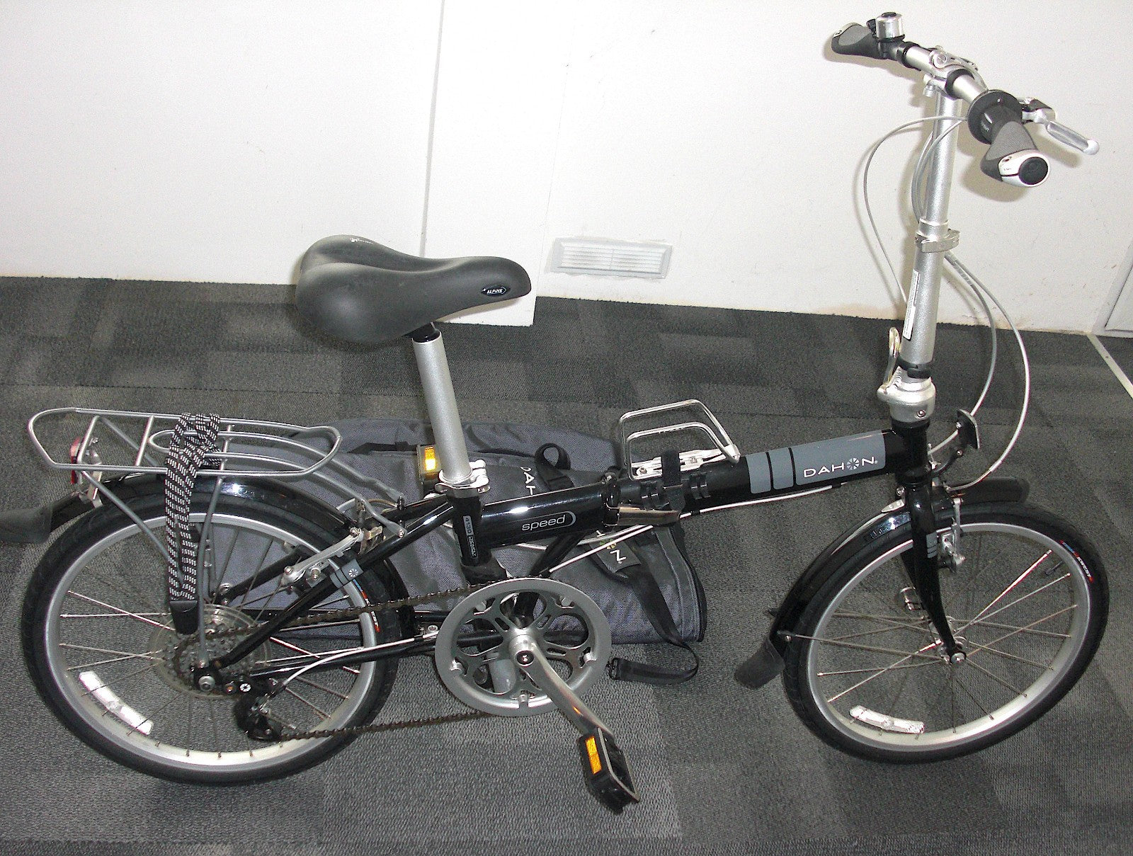 Dahon Speed 1430 D7 (7-speed) Folding Bike + Dahon Full Size Bag
