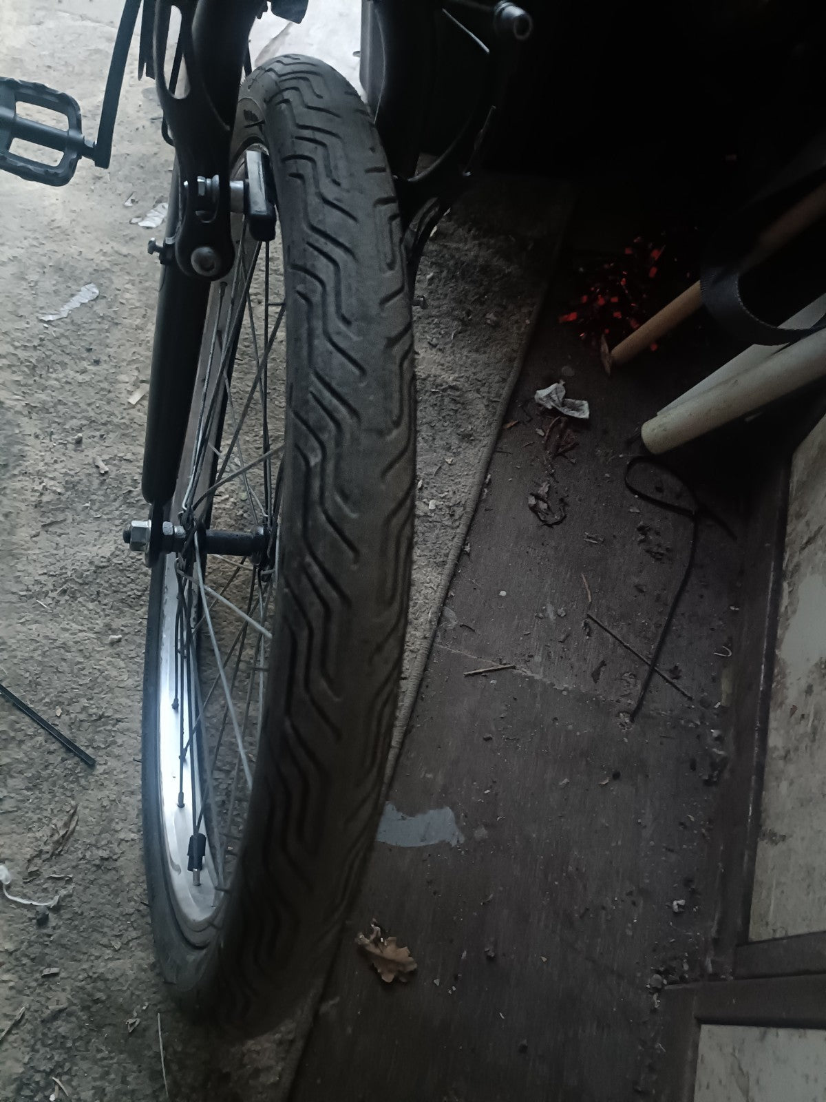 Decathlon B'Twin Folding Bike read in information