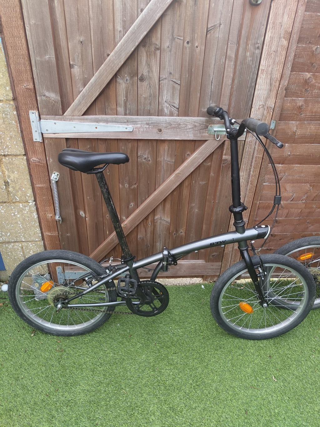B'TWIN Folding Bike 20" Wheel - Compact Foldable Bicycle - Great Condition