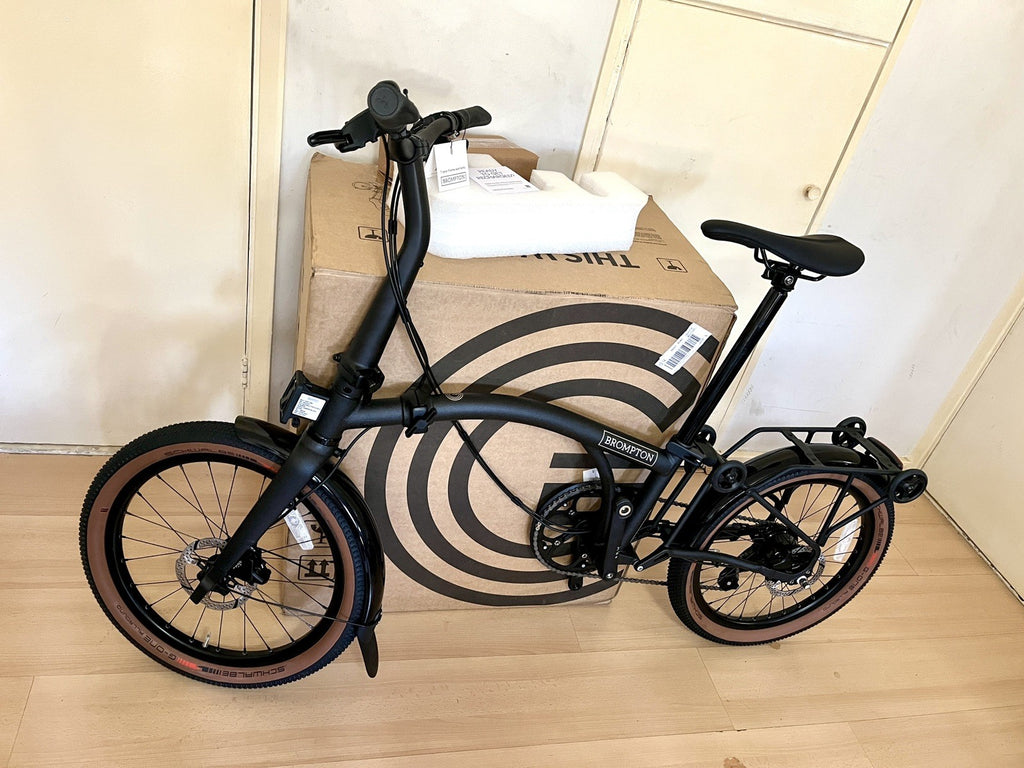 Brompton G Line 2026 with Roller Frame - 8-speed, Space Black, Medium