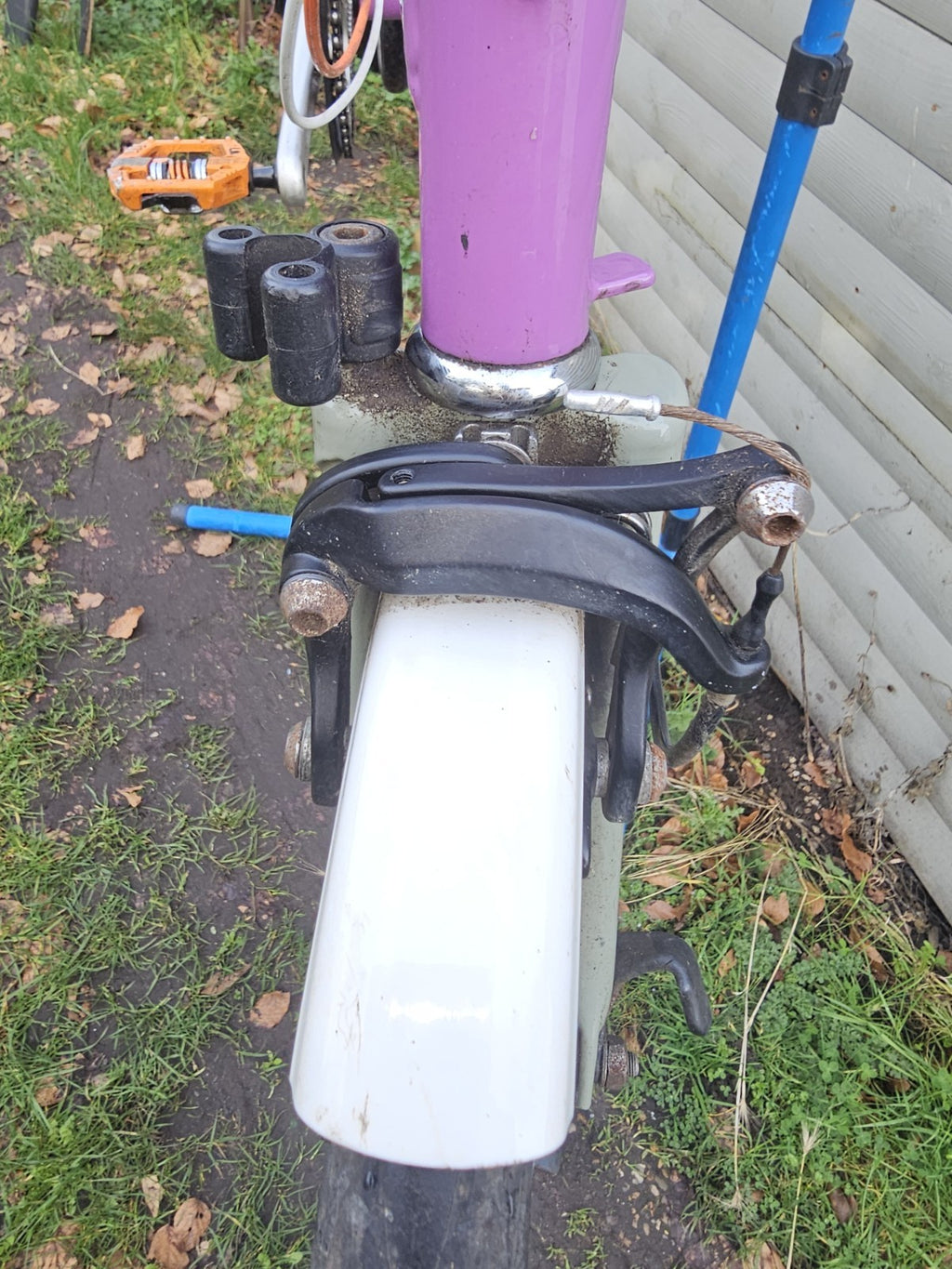 Bespoke Brompton S3L - titanium seatpost, Brooks saddle, unique colours and more