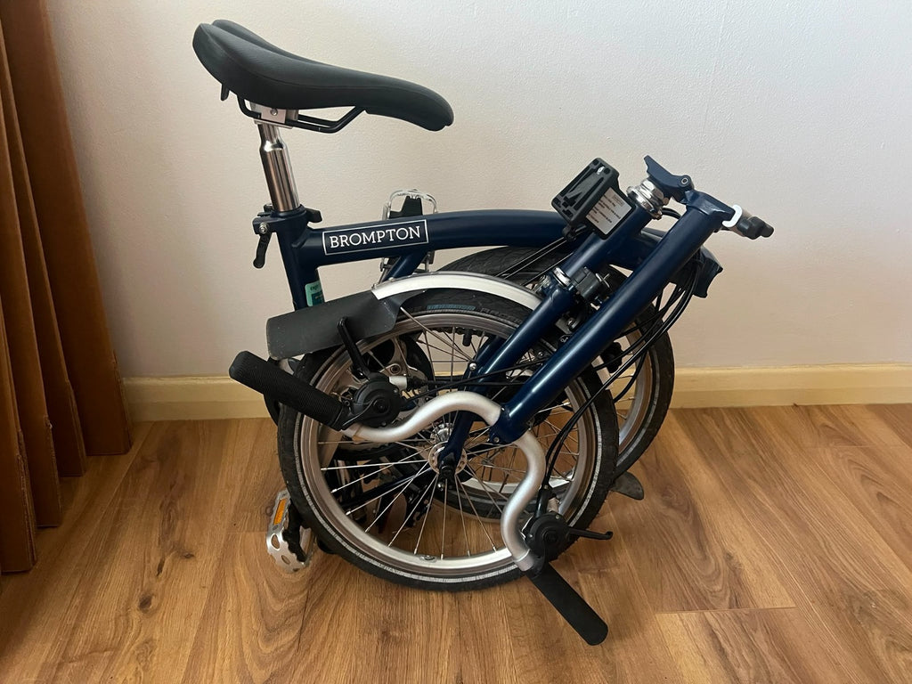 Brompton C Line M6L (6 Speed) folding bicycle - Navy BLUE (Excellent CONDITION)