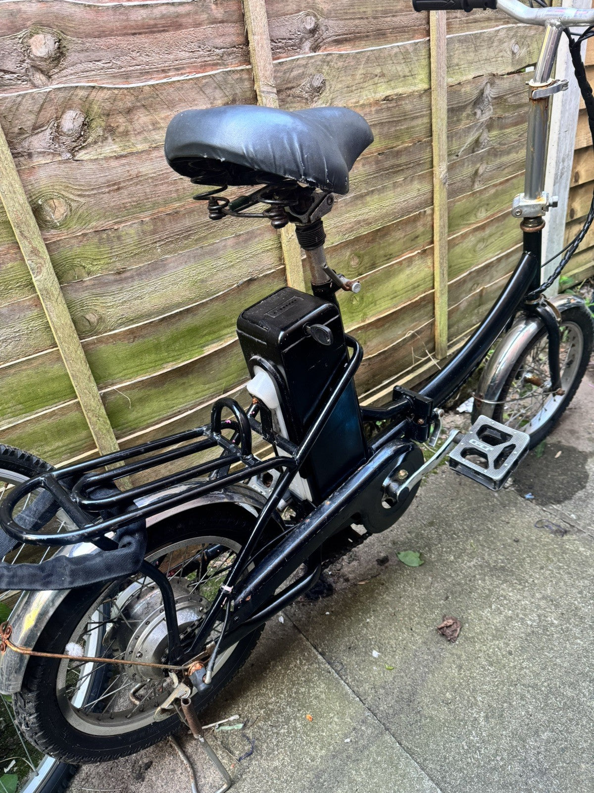 Black 20-inch E-Folding bicycle