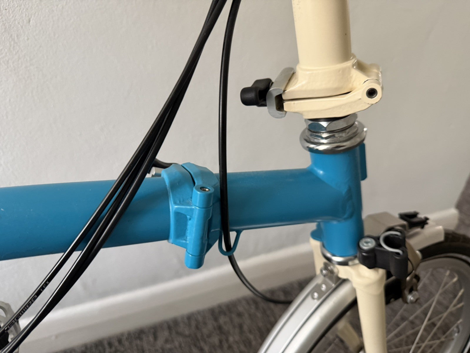 Brompton C Line M6R (6 Speed) folding bicycle - Blue (Excellent Condition)