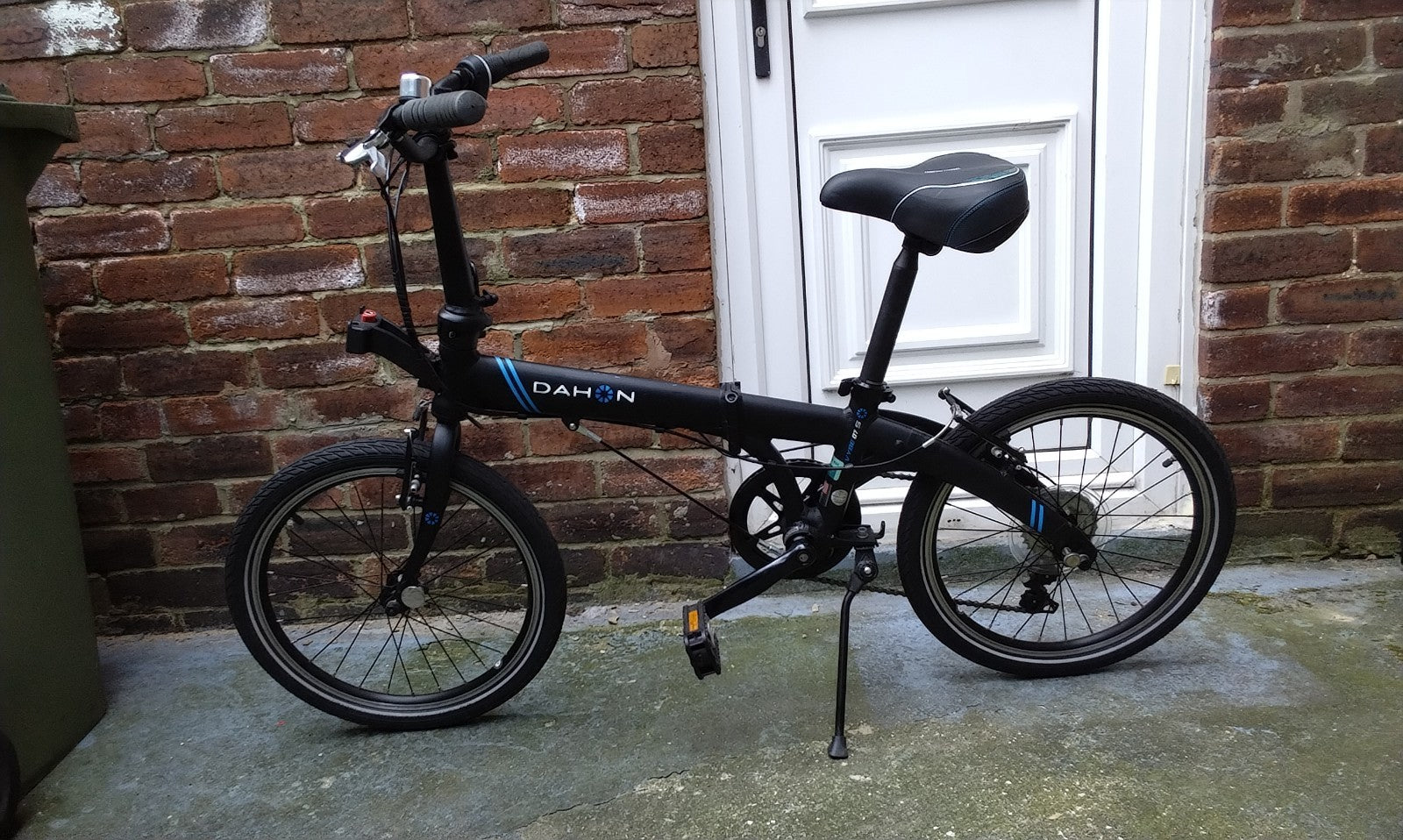 Pair of Dahoon Aluminium Folding Bicycles, 7 Speed, 20 Inch Wheel Models.