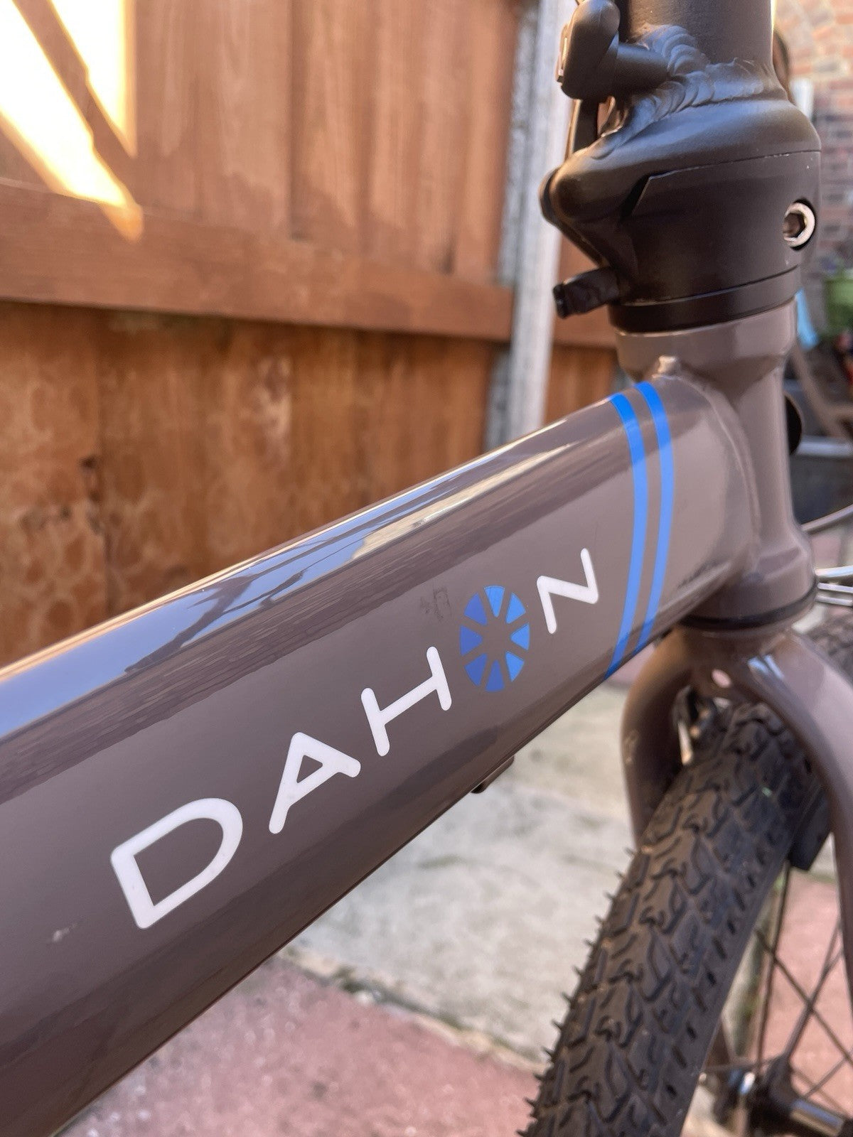 Dahon Speed UNO Folding Bicycle With Cover Perfect Holiday Bicycle