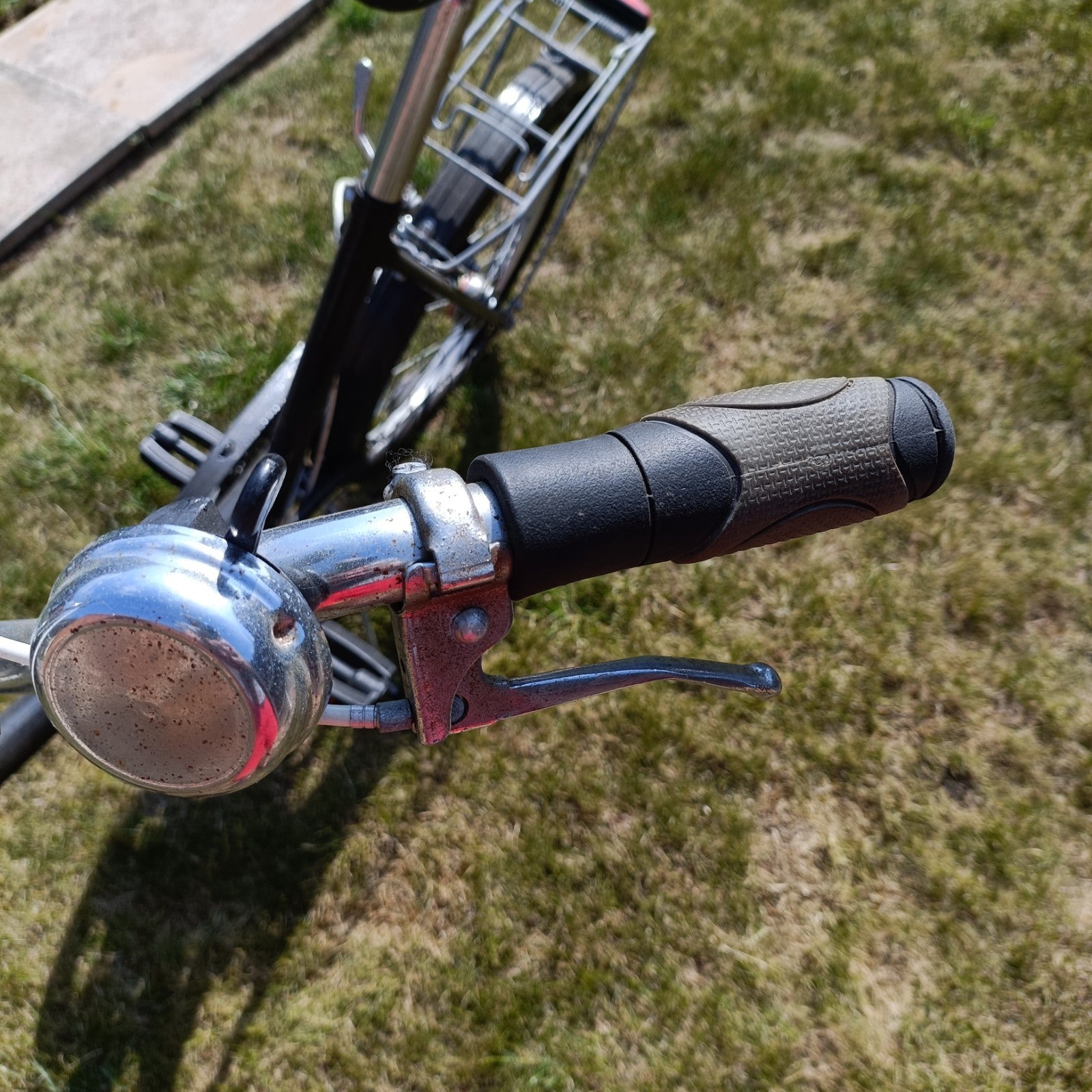Folding Bicycle, Adults size 20 inch wheels condition used. Collection only!