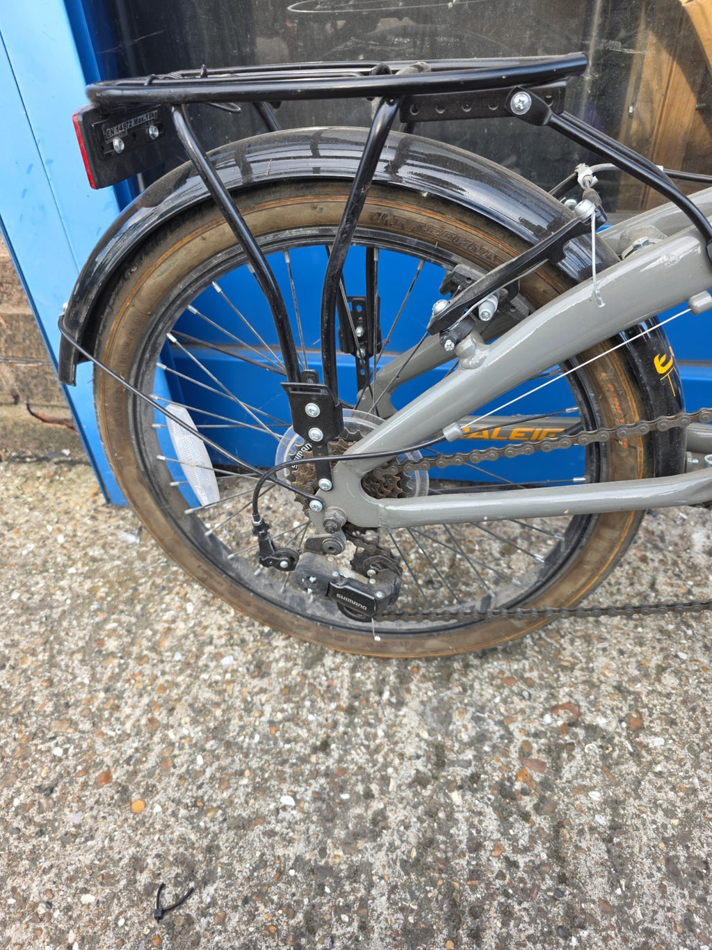 Raleigh Evo 20in Folding Bike Grey/Black, 7 Gear Speed, Rear Rack, V-Brakes.