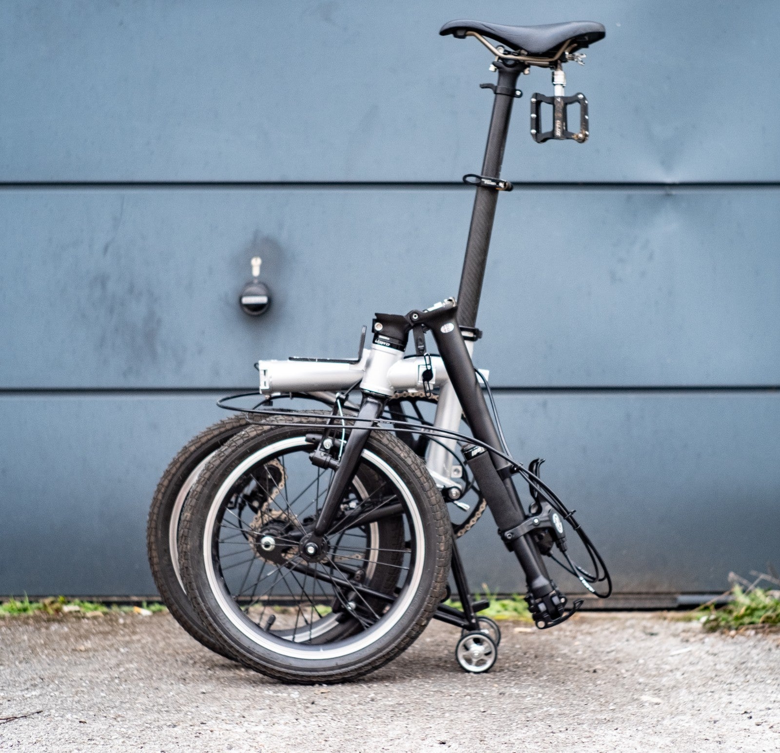 Aniwow AW16  Folding Bike 16 Inch Wheels 5 Speed Shimano, Carbon Fibre Seat Post