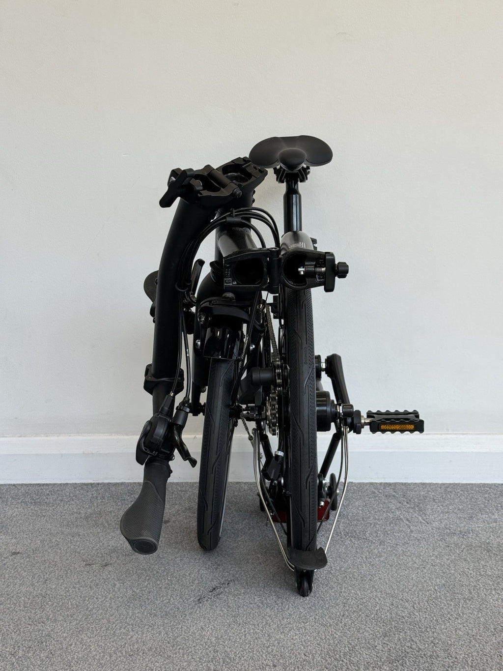 Brompton Folding Bike 12 Speed P Line Low Bar Excellent Condition Black P Line