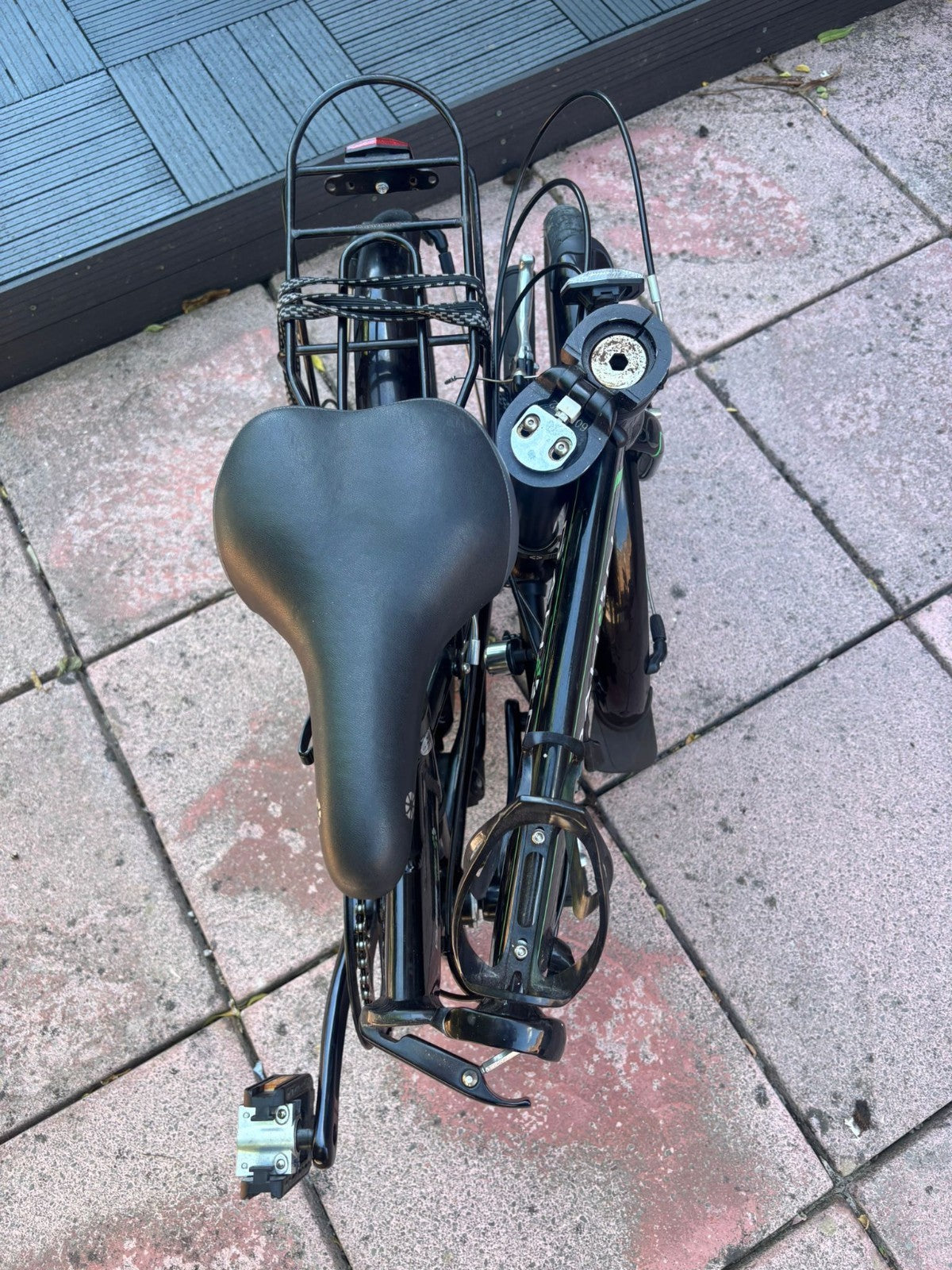 Dahon D8 Vitesse folding bicycle, black in colour