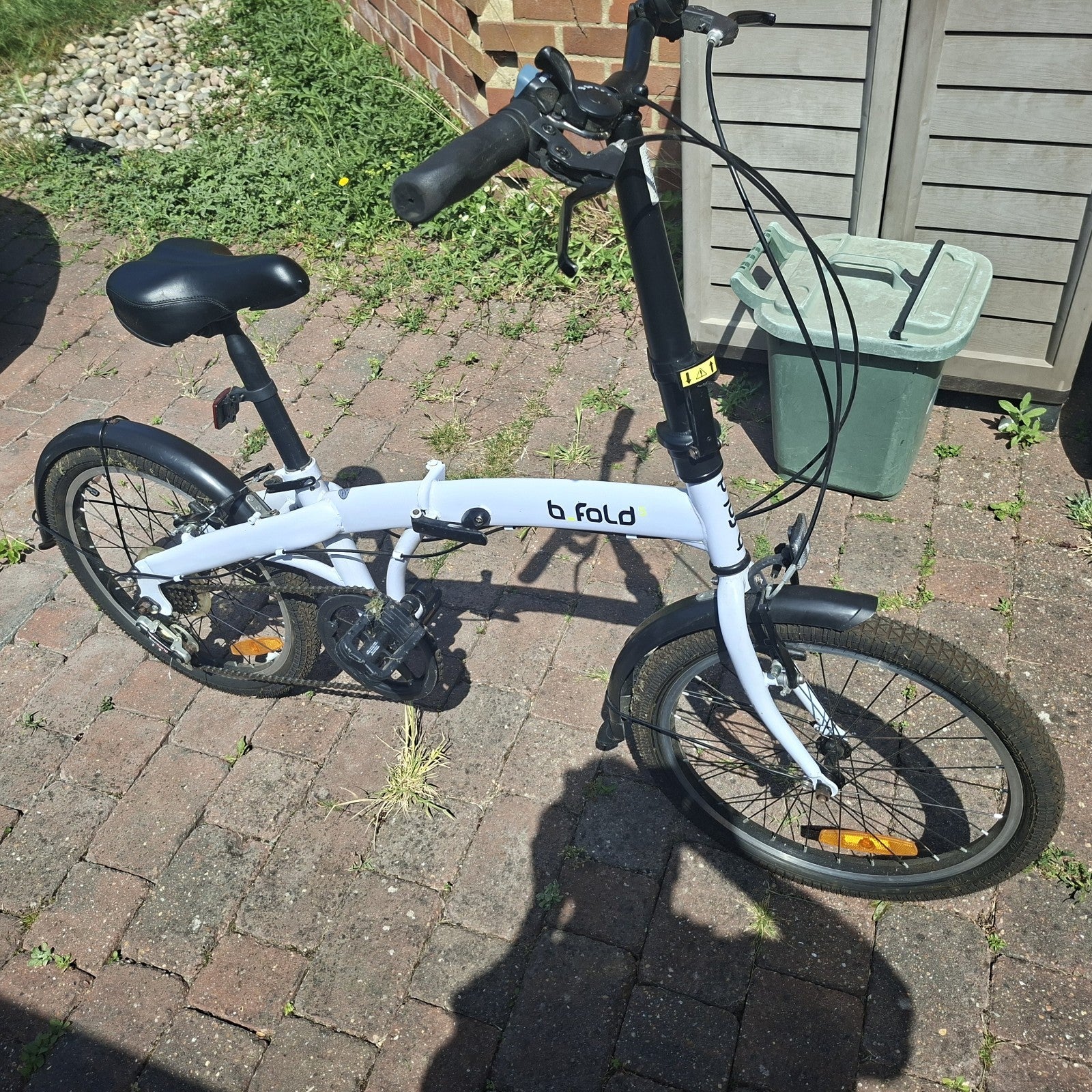 bfold 20 in Folding Bike White/Black Mudguards Derailleur V-Brakes Flat Bar