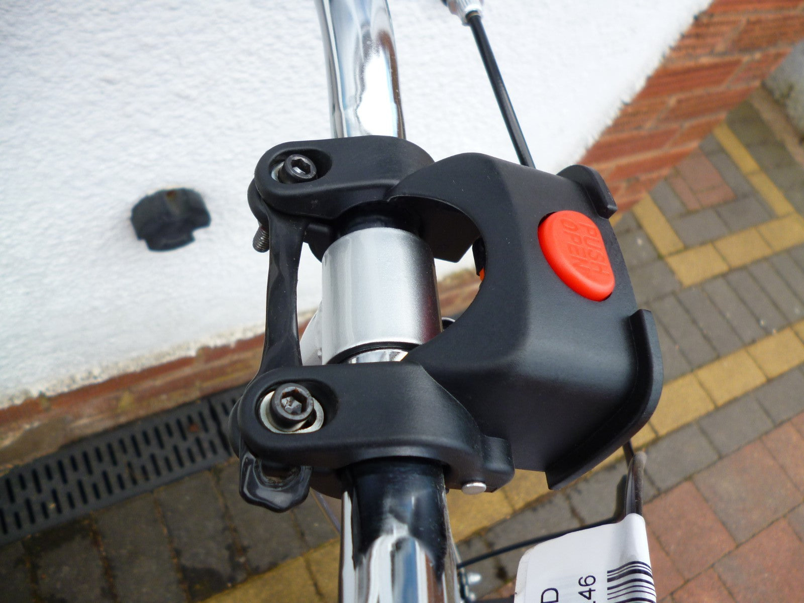 Apollo Tuck Folding Bike - 20" Wheel