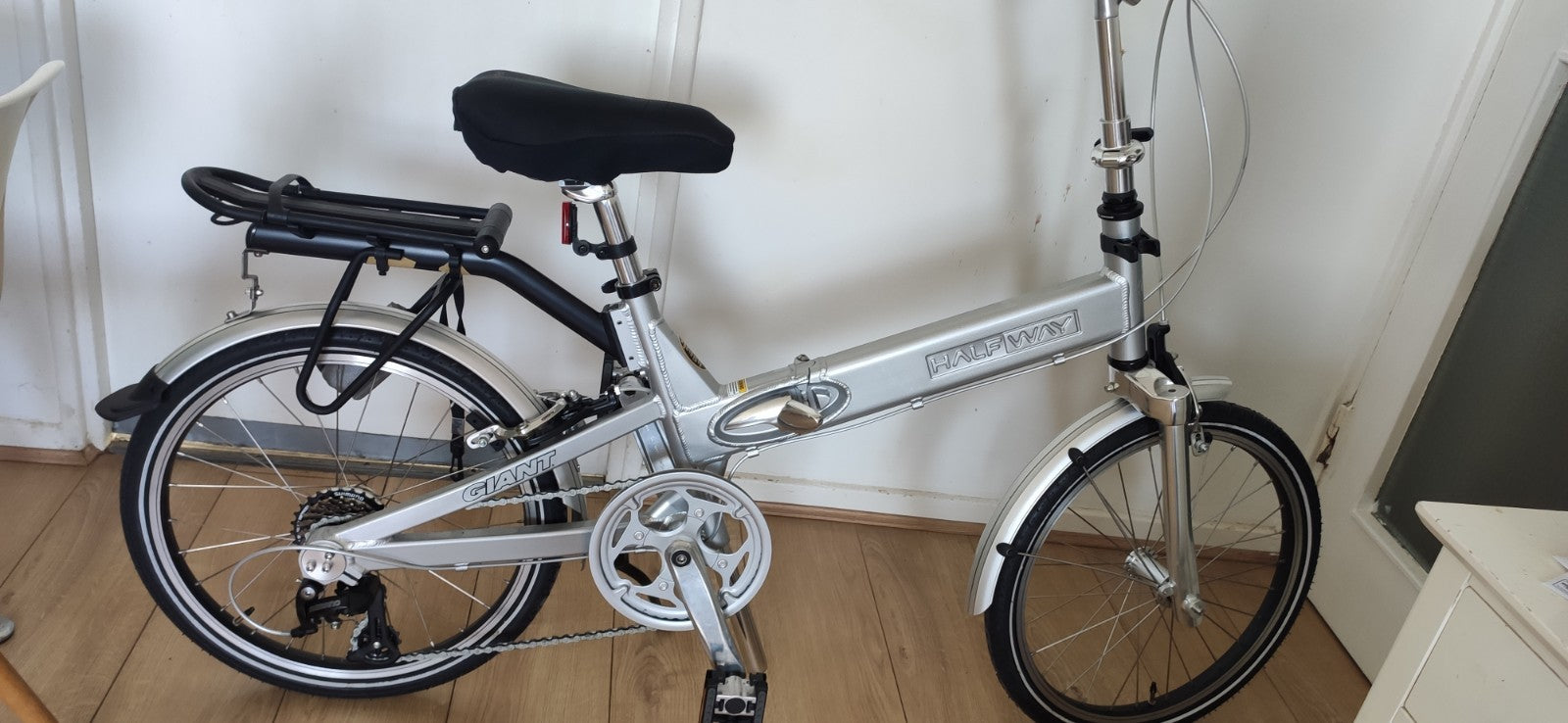 Giant Halfway Folding Bike - Rare Single-Sided Design - Excellent Condition