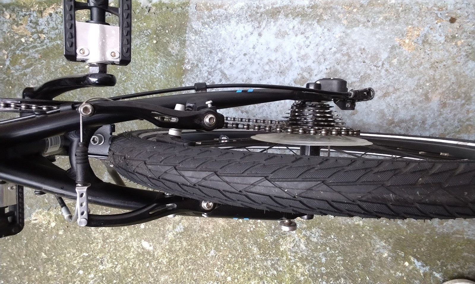 Pair of Dahoon Aluminium Folding Bicycles, 7 Speed, 20 Inch Wheel Models.