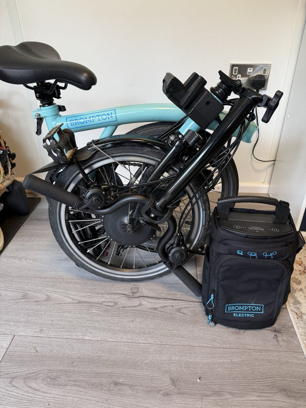 Brompton Electric C Line, Turkish Green, Mid handlebar, 6 speed