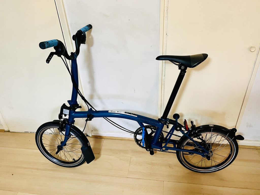 Brompton C Line Explore, 6-Speed, Nerazzurro, Black Ed, Mid Handlebar 24/2025