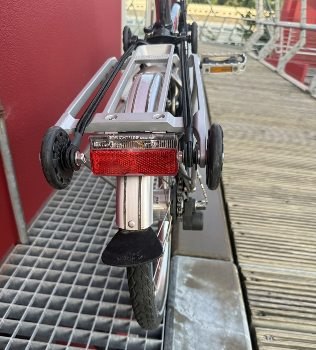 Brompton M3R Matte Black - 3 Speed with Son Dynamo Hub