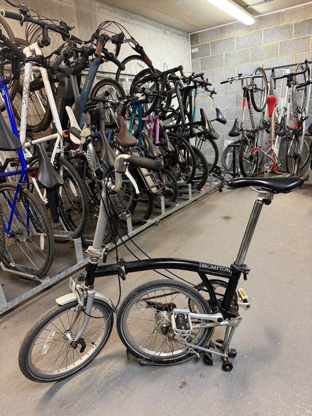 Brompton M6L 6 Speed Folding Bike Black, M-Type Bars, Mudguards - Putney SW15