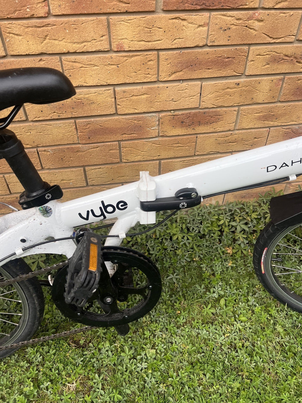 Dahon Vybe D7 Folding Bike (£599 New) white happy to ship