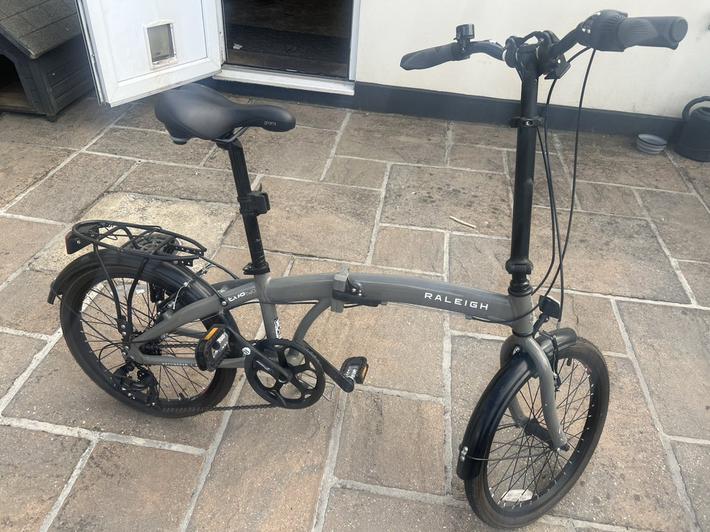 Raleigh Evo 2 Folding Bike 7-Speed Shimano Gears