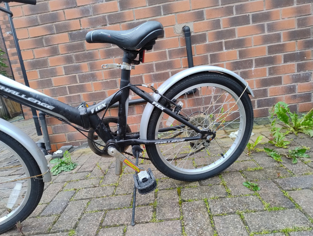 Challenge Flex Folding Bike 20in Wheel 6 Speed BMX Bar Grip Chain Appears Broken