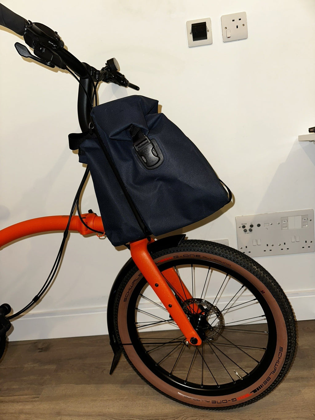 Brompton G-Line(roller frame), M, Orange, 8 speed - Be seen lights included