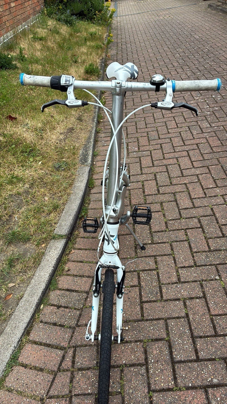 Kansi 9Twenty Folding Bike 20" 3-Speed White/Grey — Excellent Condition