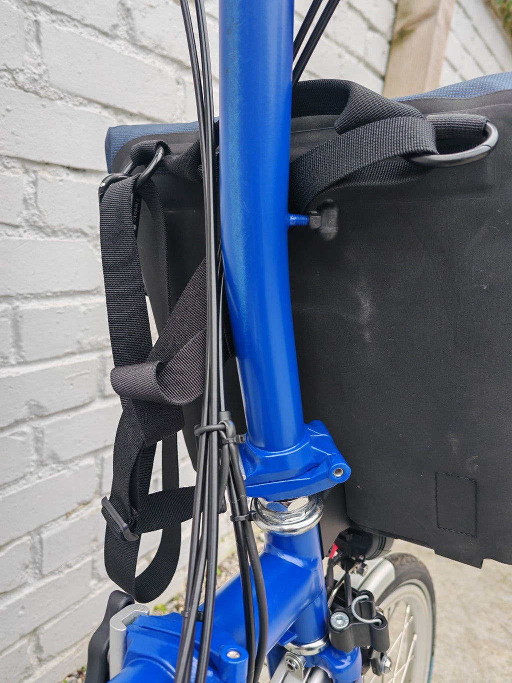 Brompton M6R in Piccadilly Blue Folding bike C Line - approx 10miles used