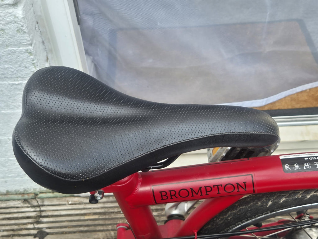 Brompton M3L Folding Bike 3-Speed, Red, Excellent Condition, Barely Used