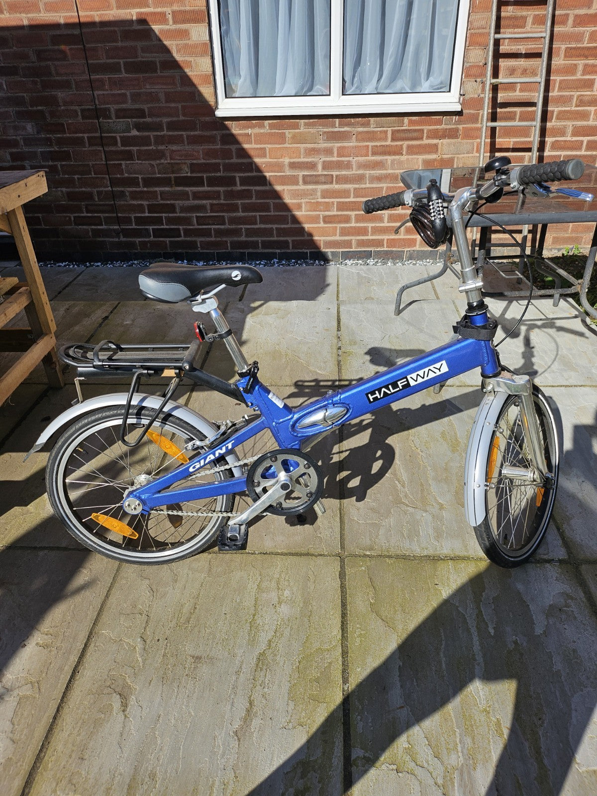 GIANT Halfway Folding Bike. 20'' wheels. 7 speed. VGC. RRP £600